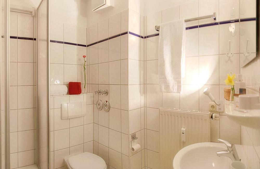 Villa Waldstrasse 10 塞巴特黑灵斯多夫 外观 照片